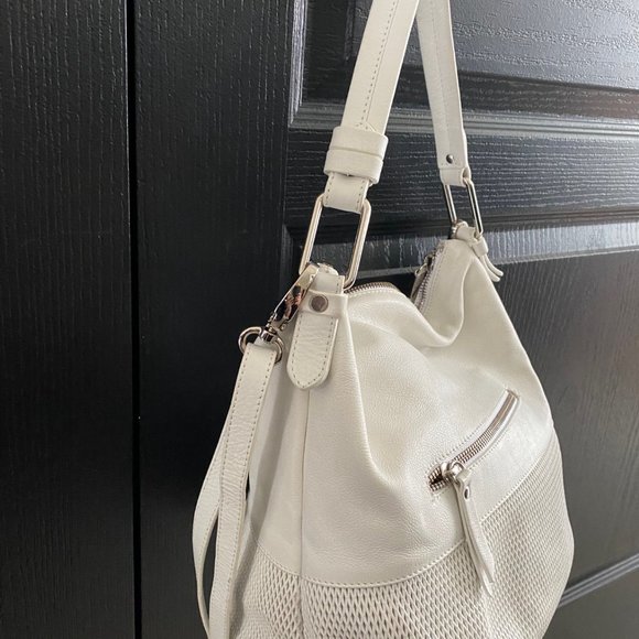 Sac à main à bandoulière en cuir blanc de marque THE TREND. - Picture 4 of 9